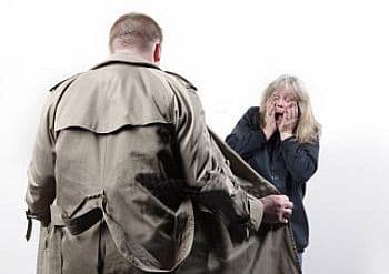 Dan: Manijak nasrće na žene u Podgorici Dan: Manijak nasrće na žene u Podgorici