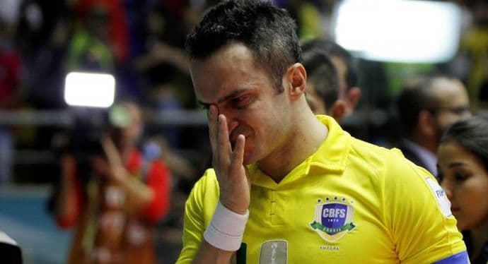 VIDEO: Odlazak najvećeg na rukama protivničkih igrača VIDEO: Odlazak najvećeg na rukama protivničkih igrača