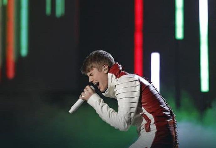 VIDEO: Džastin Biber napadnut u klubu u Minhenu VIDEO: Džastin Biber napadnut u klubu u Minhenu