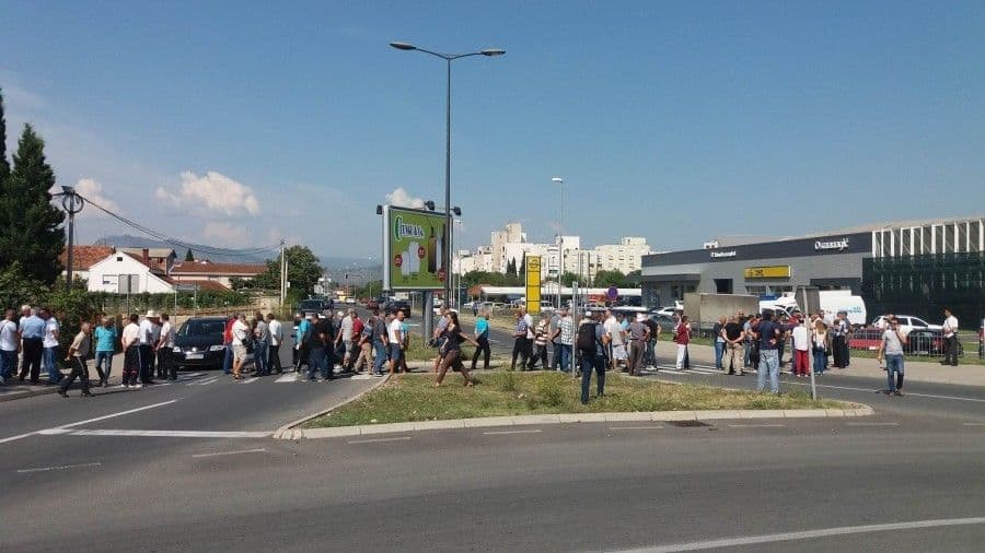 Danas blokada izlaza iz Podgorice prema Cetinju i Nikšiću Danas blokada izlaza iz Podgorice prema Cetinju i Nikšiću
