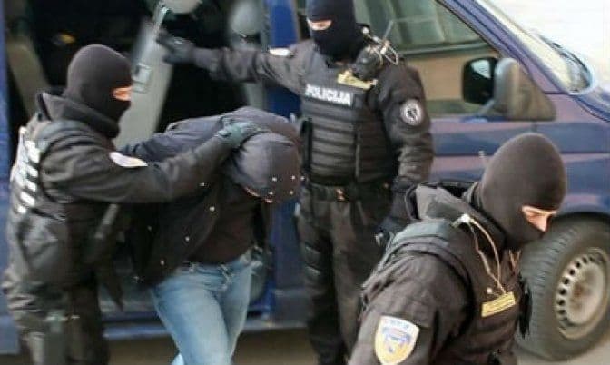 BIH: 'Pala' narkomafija - Vođa iz zatvora koordinirao krijumčarenje droge BIH: 'Pala' narkomafija - Vođa iz zatvora koordinirao krijumčarenje droge