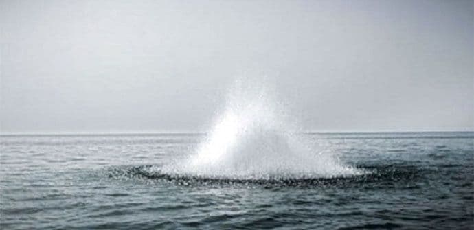 Krivolovac pobjegao, bos uz stijene i ostavio prstace i boce za ronjenje Krivolovac pobjegao, bos uz stijene i ostavio prstace i boce za ronjenje