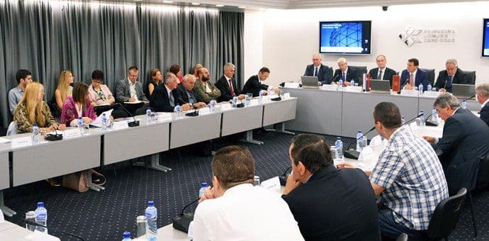 Privrednici traže uvođenje avio linije Podgorica-Niš Privrednici traže uvođenje avio linije Podgorica-Niš