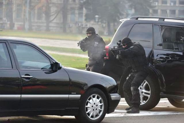 Srpska policija uhapsila direktora kosovske policije Srpska policija uhapsila direktora kosovske policije