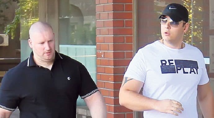 Zbog brutalnog prebijanja, navijaču Partizana samo kućni pritvor (Video) Zbog brutalnog prebijanja, navijaču Partizana samo kućni pritvor (Video)