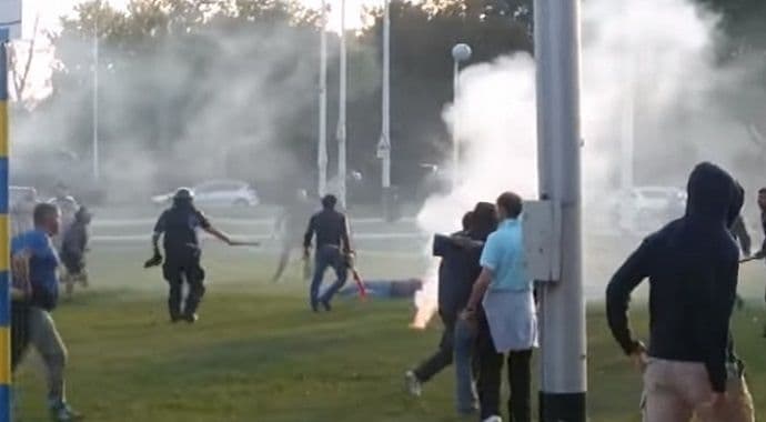 Evo kako je izgledala tuča navijača Dinama i Juventusa (Video) Evo kako je izgledala tuča navijača Dinama i Juventusa (Video)