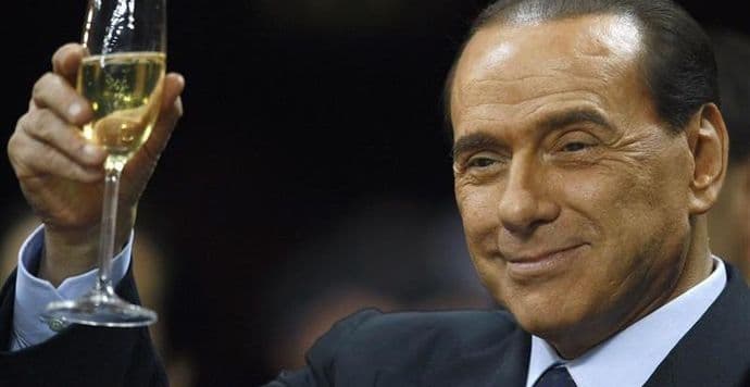 Berluskoni: Ako ovako nastave, kupiću Milan! Berluskoni: Ako ovako nastave, kupiću Milan!