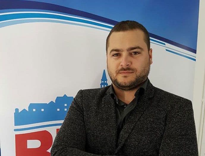 Rucović: Nema tu sigurnog koraka, već samo klizanja i propadanja Rucović: Nema tu sigurnog koraka, već samo klizanja i propadanja