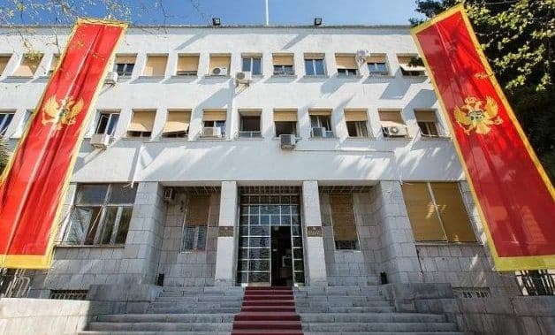 U trci za poslanička mjesta 1.129 kandidata U trci za poslanička mjesta 1.129 kandidata