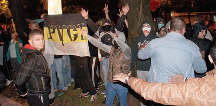 U toku dorada scenarija za postizborne proteste DF-a: U planu i "osvajanje" zgrade parlamenta U toku dorada scenarija za postizborne proteste DF-a: U planu i "osvajanje" zgrade parlamenta