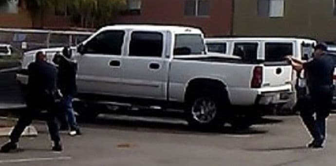 Američka policija ubila crnca zbog e-cigarete (Video) Američka policija ubila crnca zbog e-cigarete (Video)