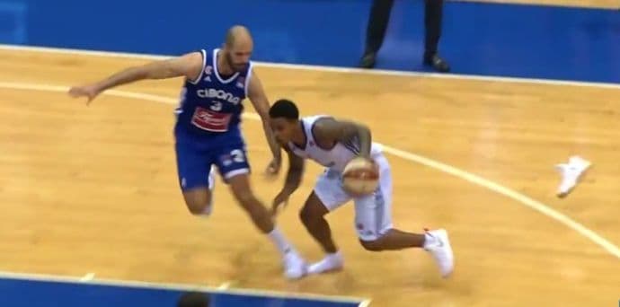 VIDEO: ''Baranin'' asistira i sa jednom patikom VIDEO: ''Baranin'' asistira i sa jednom patikom