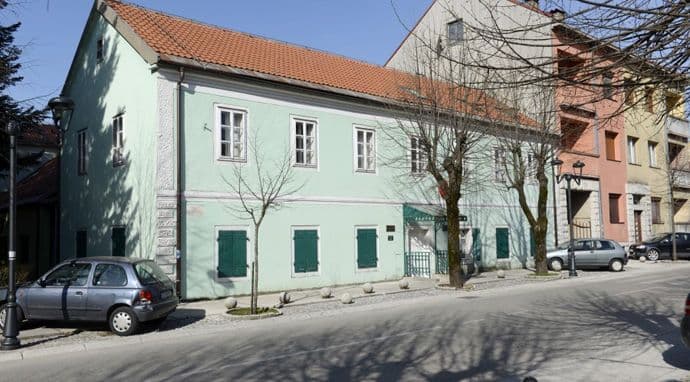 FDU predstavlja zbornik o identitetu na sajmu knjiga u Podgorici FDU predstavlja zbornik o identitetu na sajmu knjiga u Podgorici