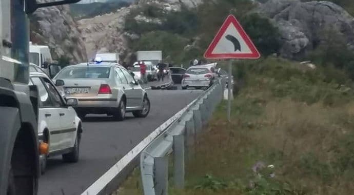 Težak udes kod Belvedera, poginuo Srećko Simović Težak udes kod Belvedera, poginuo Srećko Simović