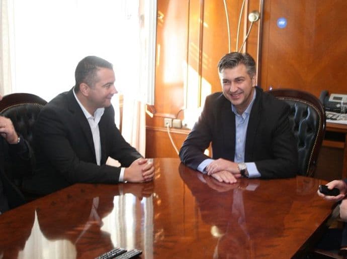 Plenković dao podršku Vuksanoviću na predstojećim izborima Plenković dao podršku Vuksanoviću na predstojećim izborima