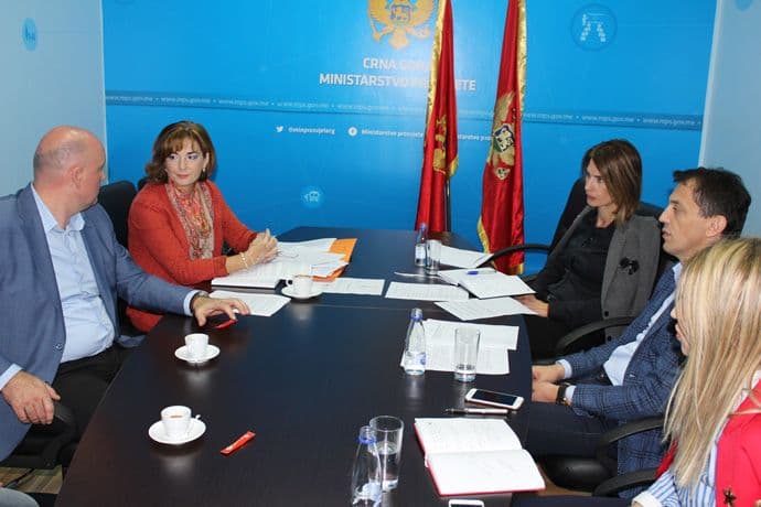 Bošković, Marić i Mijušković razgovarali o asistentima u nastavi Bošković, Marić i Mijušković razgovarali o asistentima u nastavi