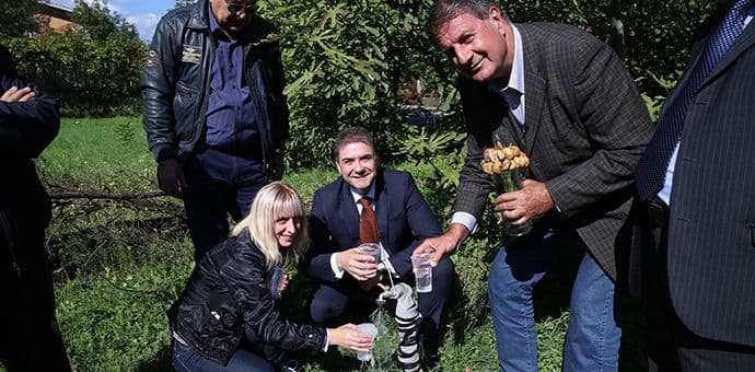 Ivanović otvorio novi vodovod Velje brdo Ivanović otvorio novi vodovod Velje brdo