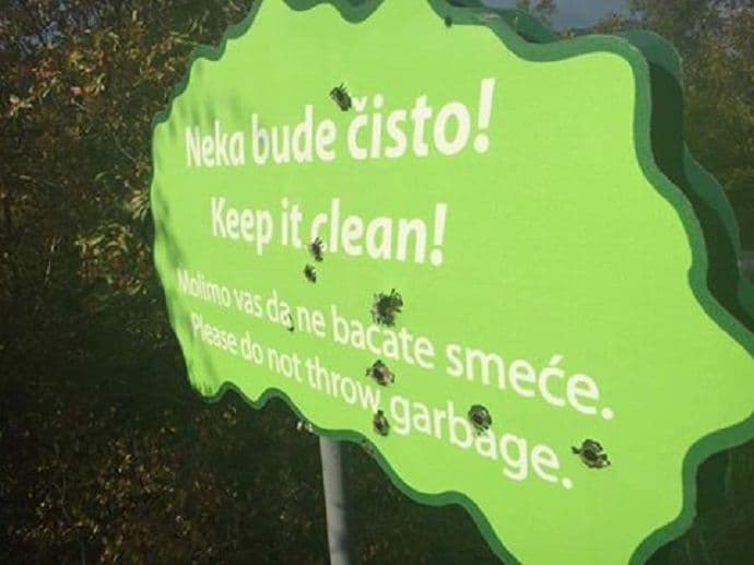 Puškom u "neka bude čisto" znak Puškom u "neka bude čisto" znak