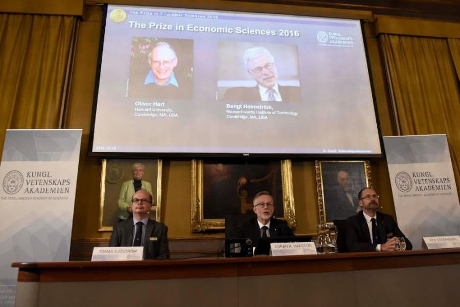 Nobelova nagrada za ekonomiju rad o raznim zamkama u ugovorima Nobelova nagrada za ekonomiju rad o raznim zamkama u ugovorima