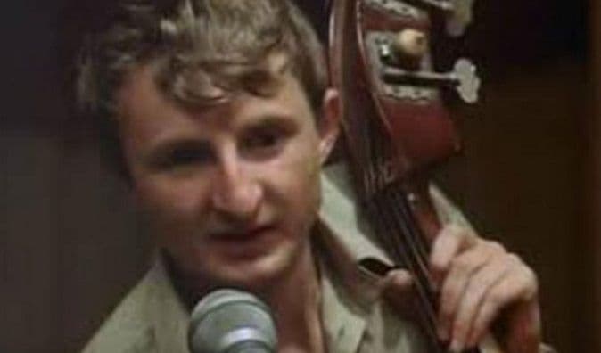 Preminuo Saša Zurovac izvođač legendarne pjesme "Na morskome plavom žalu" Preminuo Saša Zurovac izvođač legendarne pjesme "Na morskome plavom žalu"