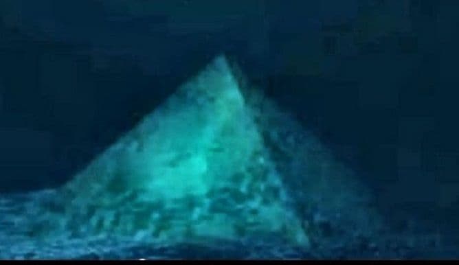 Piramida u Bermudskom trouglu odgovorna za nestanke aviona i brodova? (VIDEO) Piramida u Bermudskom trouglu odgovorna za nestanke aviona i brodova? (VIDEO)