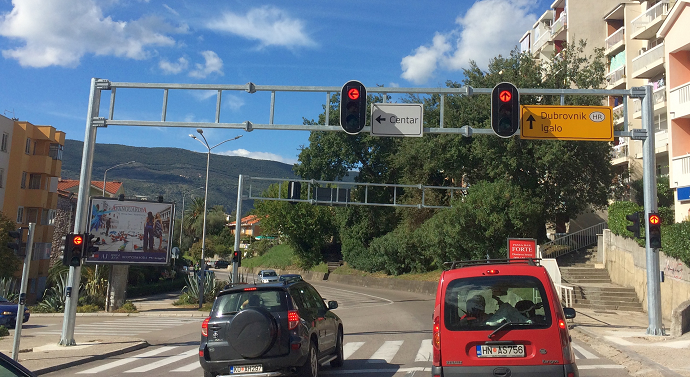 Završena I faza radova na postavljanju nove signalizacije Završena I faza radova na postavljanju nove signalizacije