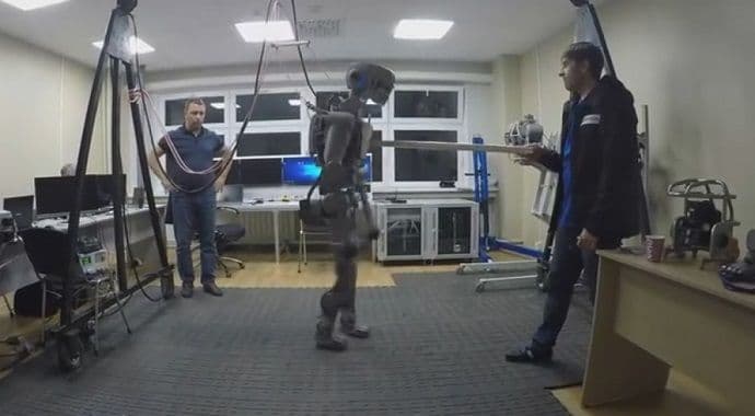 Rusi predstavili svog ''Terminatora'' (Video) Rusi predstavili svog ''Terminatora'' (Video)