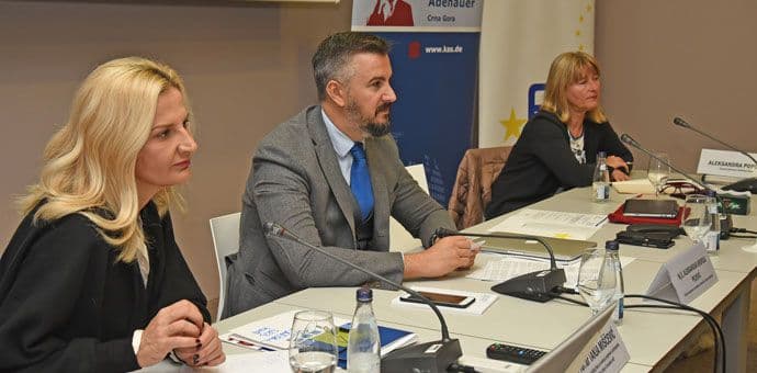 Herceg Novi: Pregovarački timovi CG i Srbije razmijenili iskustva iz pristupnih pregovora Herceg Novi: Pregovarački timovi CG i Srbije razmijenili iskustva iz pristupnih pregovora