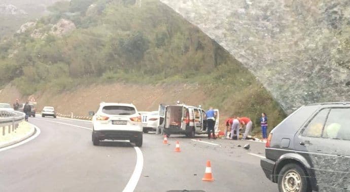 Udes kod Markovića, jedna osoba teško povrijeđena Udes kod Markovića, jedna osoba teško povrijeđena