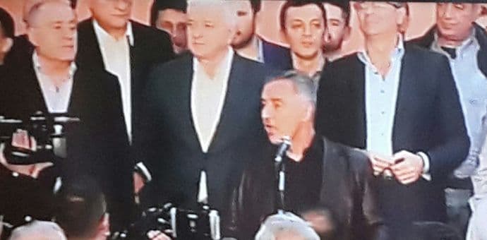 Svjetske agencije: Dugogodišnji premijer Crne Gore podnosi ostavku Svjetske agencije: Dugogodišnji premijer Crne Gore podnosi ostavku