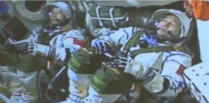 Kina poslala dvojicu astronauta na najduži put do sada Kina poslala dvojicu astronauta na najduži put do sada