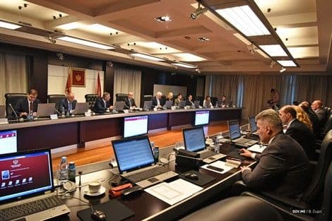 VLADA: Zaštititi državu i njene nacionalne interese VLADA: Zaštititi državu i njene nacionalne interese
