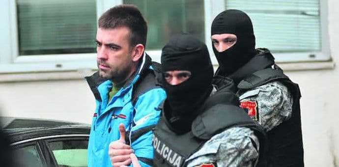 Na Bećirovića pucano sa udaljenosti od 70 centimetara Na Bećirovića pucano sa udaljenosti od 70 centimetara