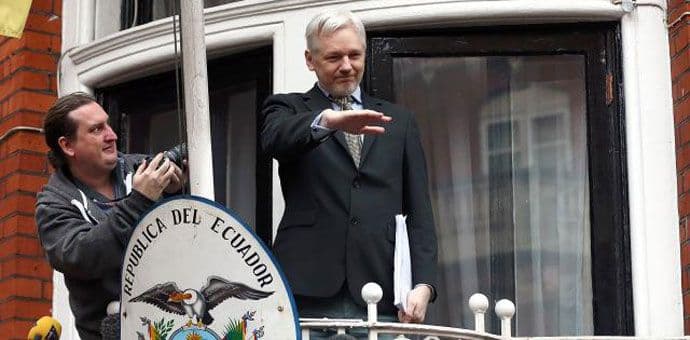 Asanž - nezgodni gost kojeg Ekvador ne može da se riješi Asanž - nezgodni gost kojeg Ekvador ne može da se riješi