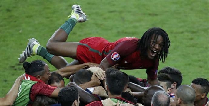 Sančes je najbolji mladi fudbaler svijeta! Sančes je najbolji mladi fudbaler svijeta!