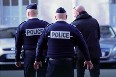 Muškarac sa "debelim dosijeom" izrešetan u Parizu Muškarac sa "debelim dosijeom" izrešetan u Parizu