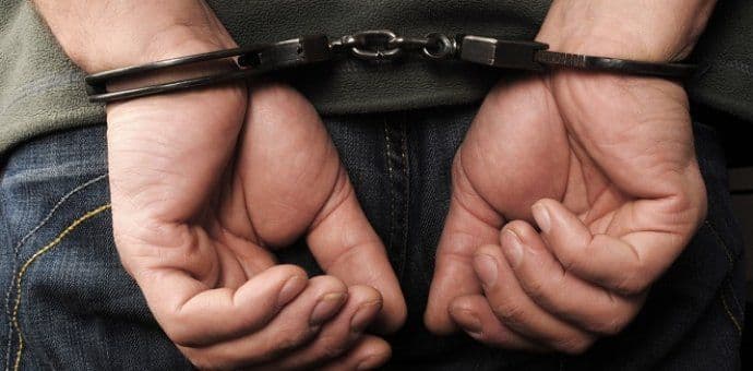 Trostruki ubica : Proputovao pola svijeta sa lažnim pasošem Trostruki ubica : Proputovao pola svijeta sa lažnim pasošem