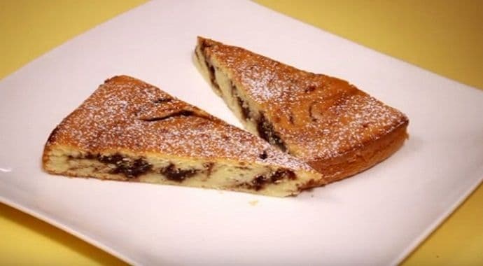 Ukusno i lako: Kolač sa jogurtom i džemom (Video) Ukusno i lako: Kolač sa jogurtom i džemom (Video)