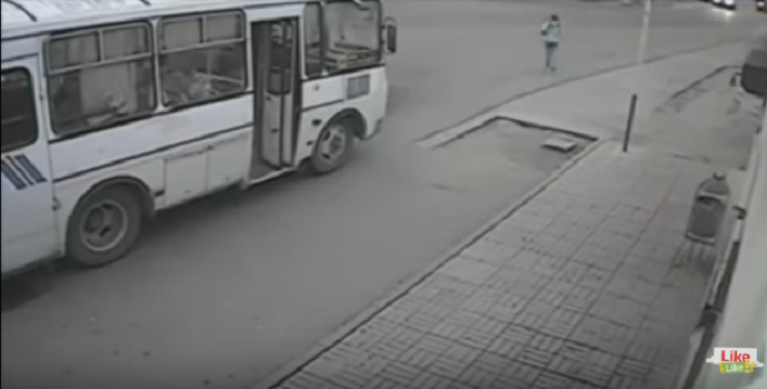 VIDEO: Napao djevojku, a zatim dobio NOKAUT VIDEO: Napao djevojku, a zatim dobio NOKAUT