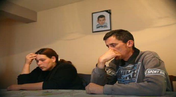 Istraga se nastavlja: Dva ljekara osumnjičena za izazivanje smrti malog Aleksandra Istraga se nastavlja: Dva ljekara osumnjičena za izazivanje smrti malog Aleksandra