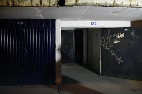 Na Novom Beogradu nađen arsenal u okviru istrage o slučaju "Jajinci" Na Novom Beogradu nađen arsenal u okviru istrage o slučaju "Jajinci"