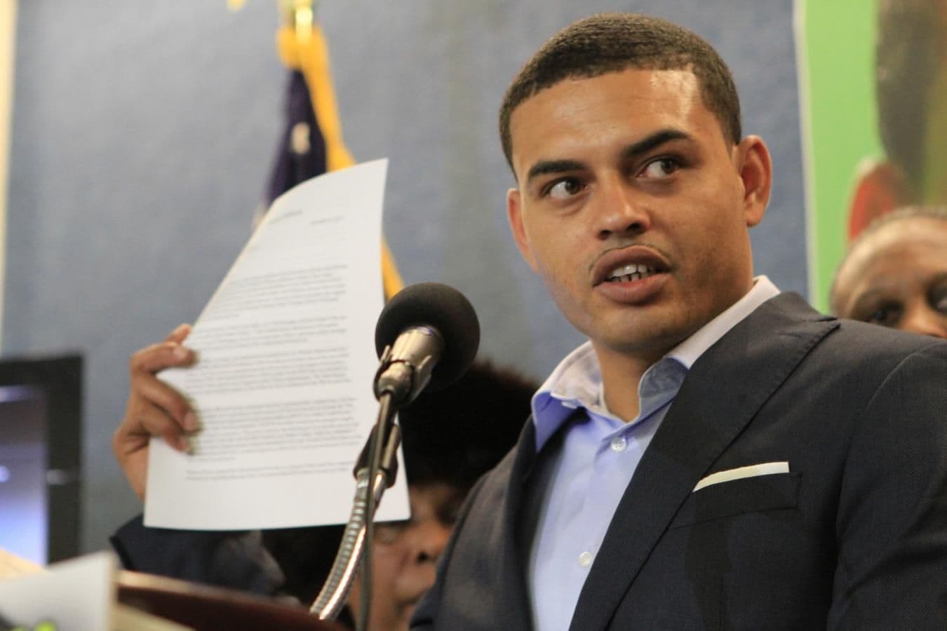 Mladi Afroamerikanac tvrdi da je Bil Klinton njegov otac Mladi Afroamerikanac tvrdi da je Bil Klinton njegov otac