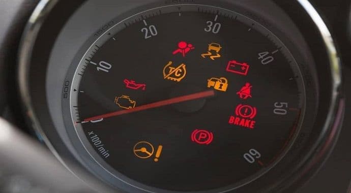 Umjesto kočnice, stisnuo gas i pregazio sina Umjesto kočnice, stisnuo gas i pregazio sina