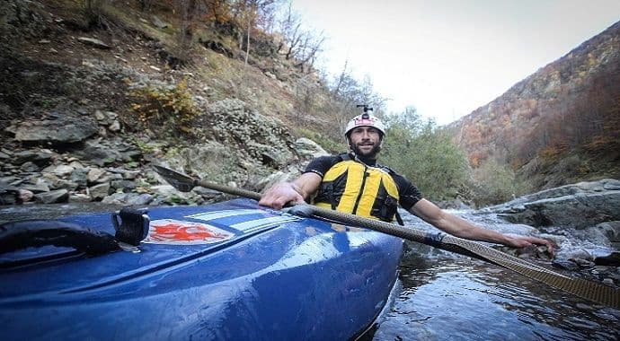 Veliki podvig Radovana Čobeljića: Kajakom niz rijeku Ravnjak (Video) Veliki podvig Radovana Čobeljića: Kajakom niz rijeku Ravnjak (Video)