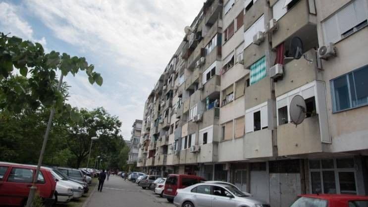 Podgoričanka skočila sa drugog sprata Podgoričanka skočila sa drugog sprata