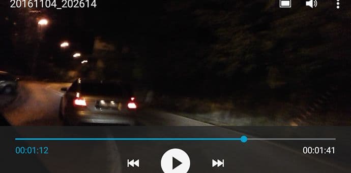 Čitaoci šalju: Sredinom puta, pa preticanje na punoj (Foto) Čitaoci šalju: Sredinom puta, pa preticanje na punoj (Foto)