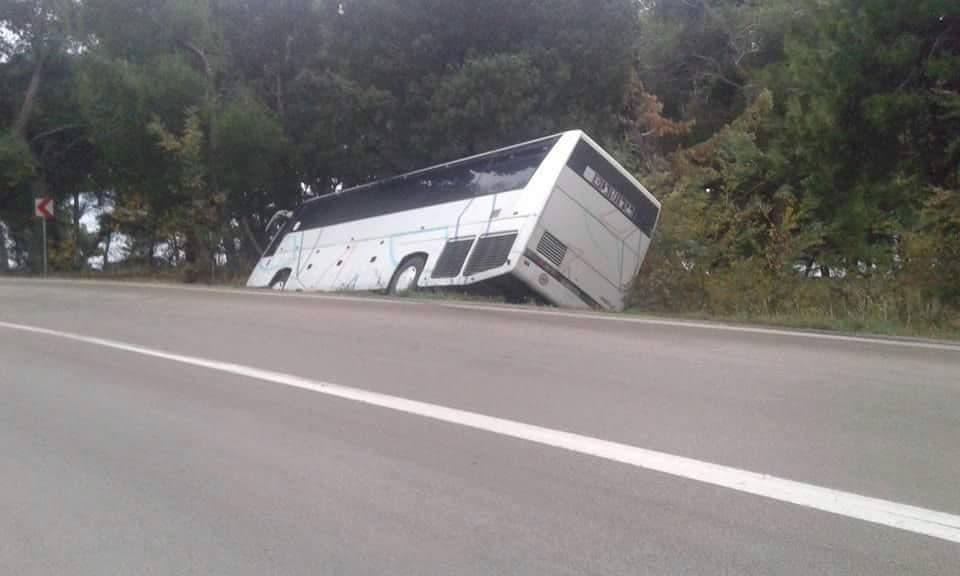 BAR: Autobus sletio s puta BAR: Autobus sletio s puta