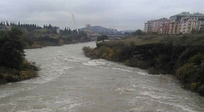 RASTU VODOTOCI: Morača od juče porasla za 1,3 metra, a Zeta za čak 4,05 metara RASTU VODOTOCI: Morača od juče porasla za 1,3 metra, a Zeta za čak 4,05 metara