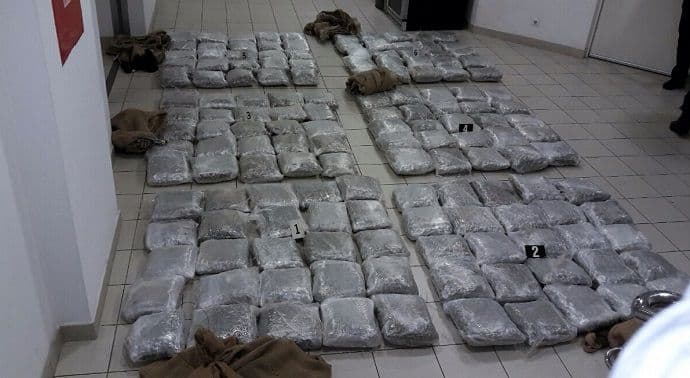 Zaplijenjeno 150 kg skanka u Tuzima, jedno lice uhapšeno Zaplijenjeno 150 kg skanka u Tuzima, jedno lice uhapšeno