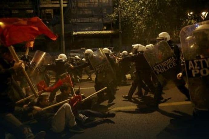 Grci masovno protestuju protiv Obamine posjete Grci masovno protestuju protiv Obamine posjete